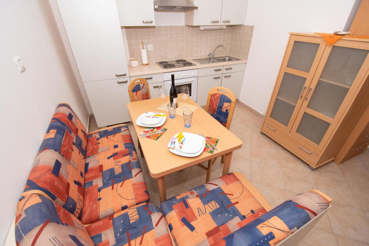 Frankie Apartment ไพราน ภายนอก รูปภาพ